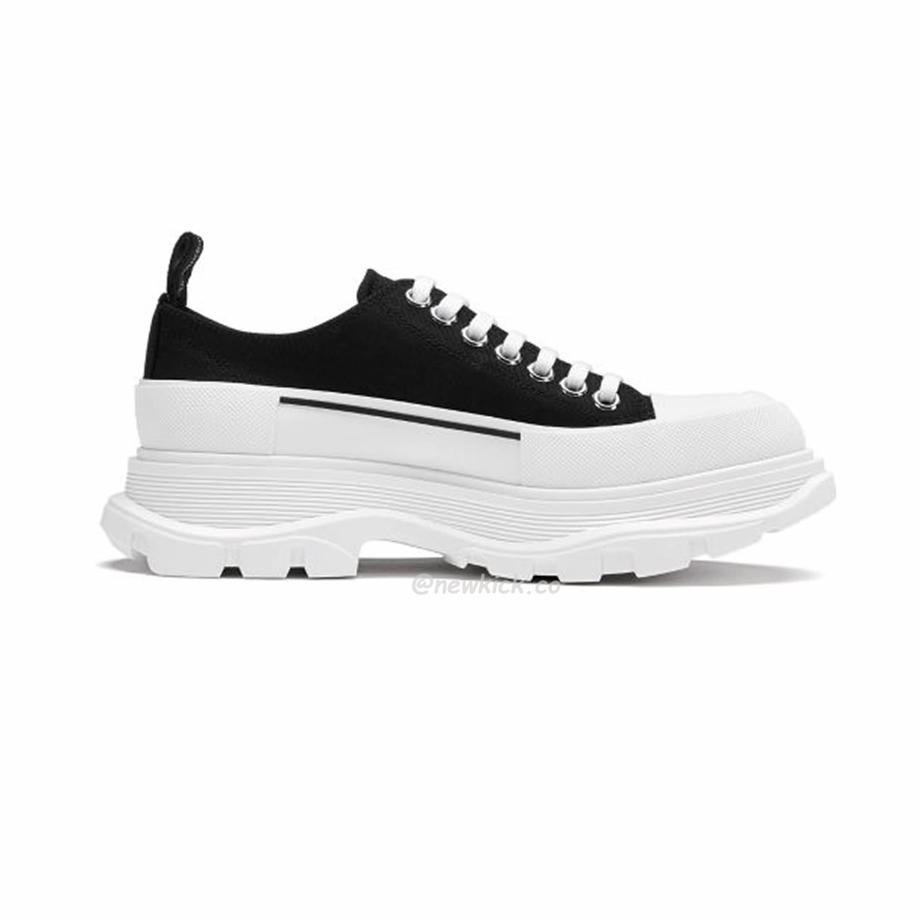 Alexander Mcqueen Tread Slick Low Lace Up Black White (3) - newkick.vip